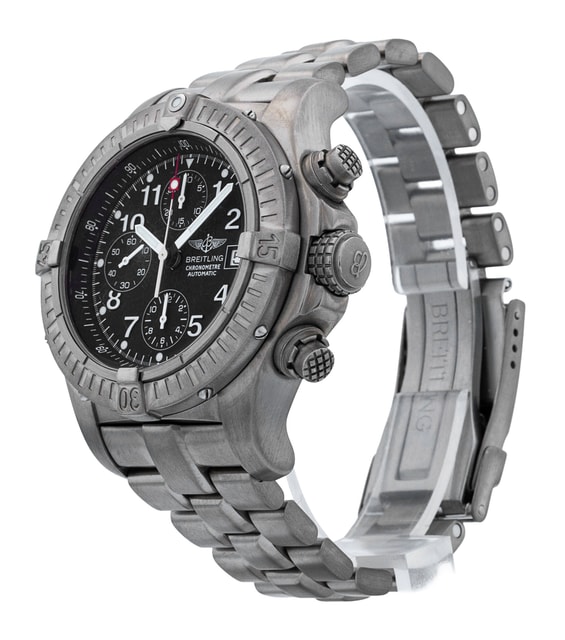 Breitling Chrono Avenger E13360 Image 2